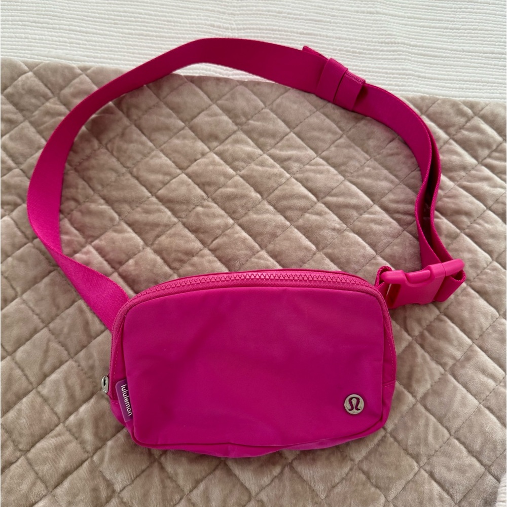 NEW 💖 Lululemon belt bag